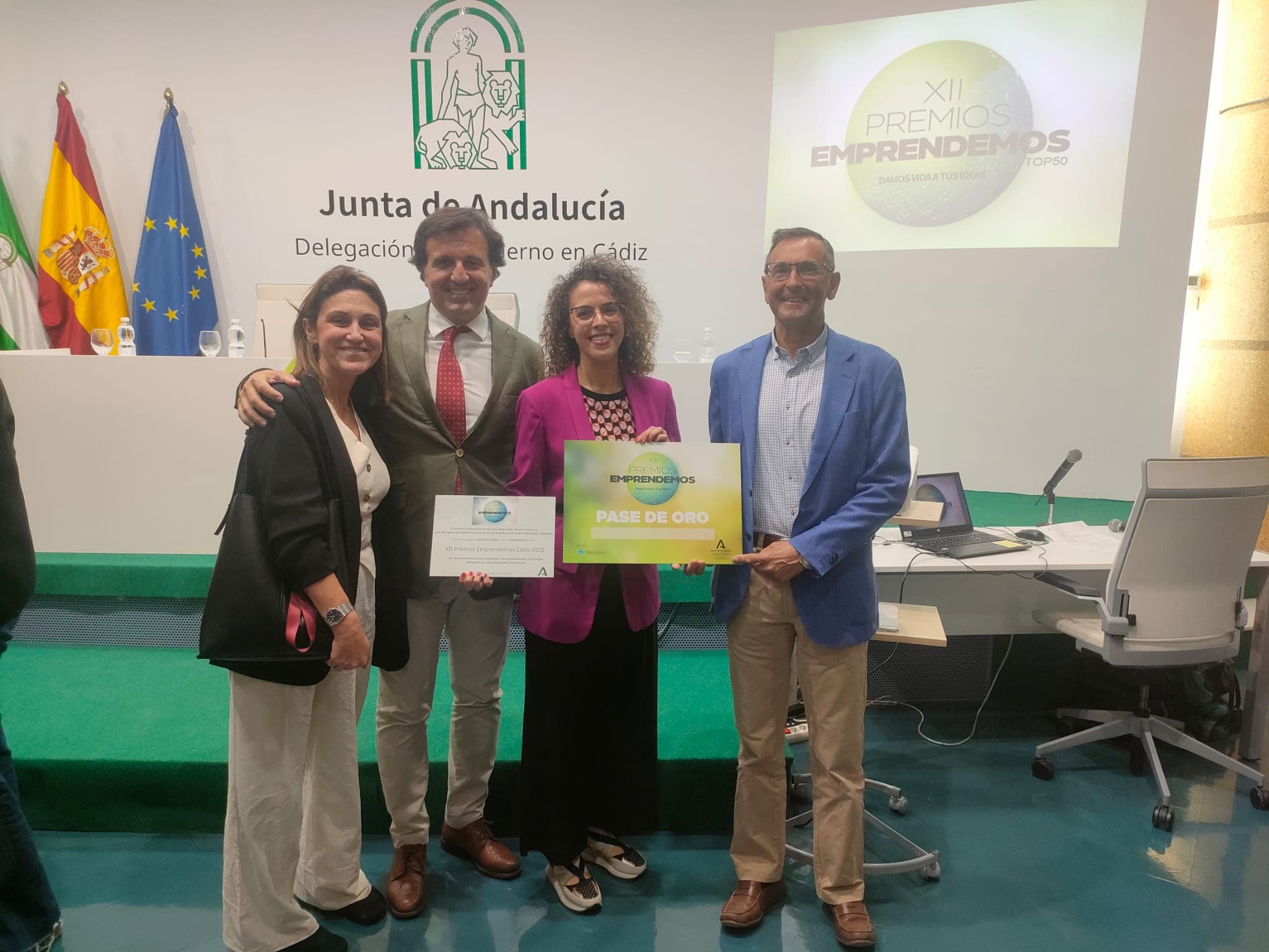 Equipo de Inserta Cádiz en la gala de los Premios Emprendemos.